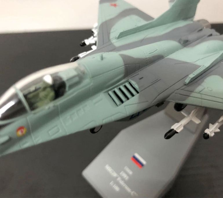 MAQUETTE AVION - Chasseur MIG29