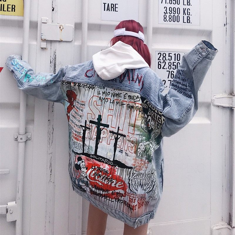 Little devil graffiti painted old denim jacket coat autumn men and women with the same paragrap